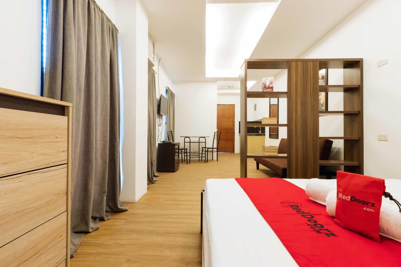 Reddoorz Plus Near Commonwealth Regalado Quezon City Zewnętrze zdjęcie